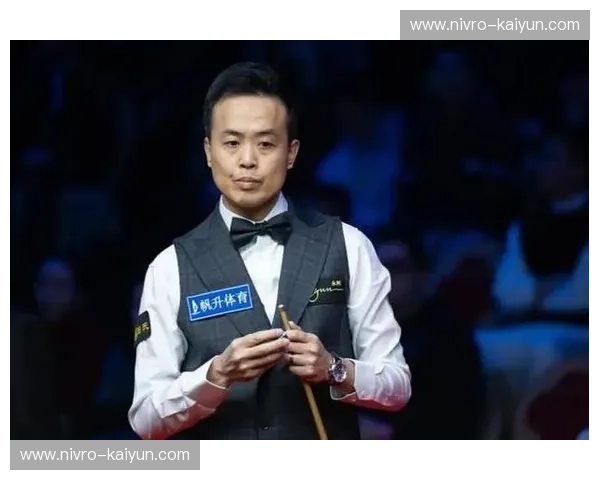 巅峰对决：傅家俊VS罗伯逊，这一场绿茵场上的“冰与火之歌”你怎能错过？